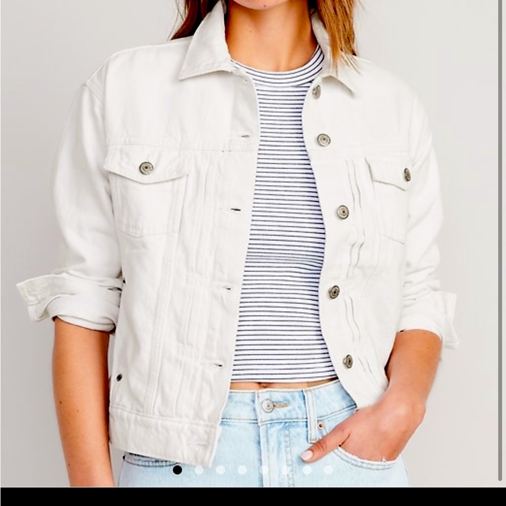 Brand new white denim jacket, medium,